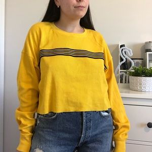 yellow stripe oversized crop top! 💛💛